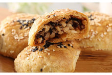 酥餅機廠家分享金華酥餅制作方法與規(guī)?；瘷C器生產(chǎn)